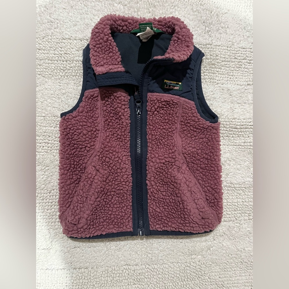 Toddler size 2T, LL Bean fleece zip-up vest. Great used condition!
